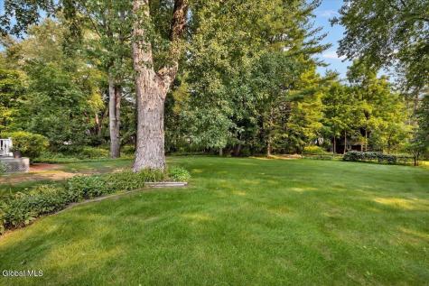 6 Nott Road Guilderland NY 12084
