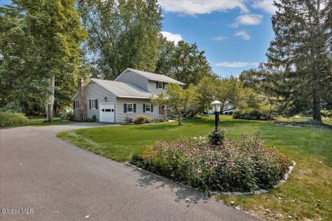 6 Nott Road Guilderland NY 12084