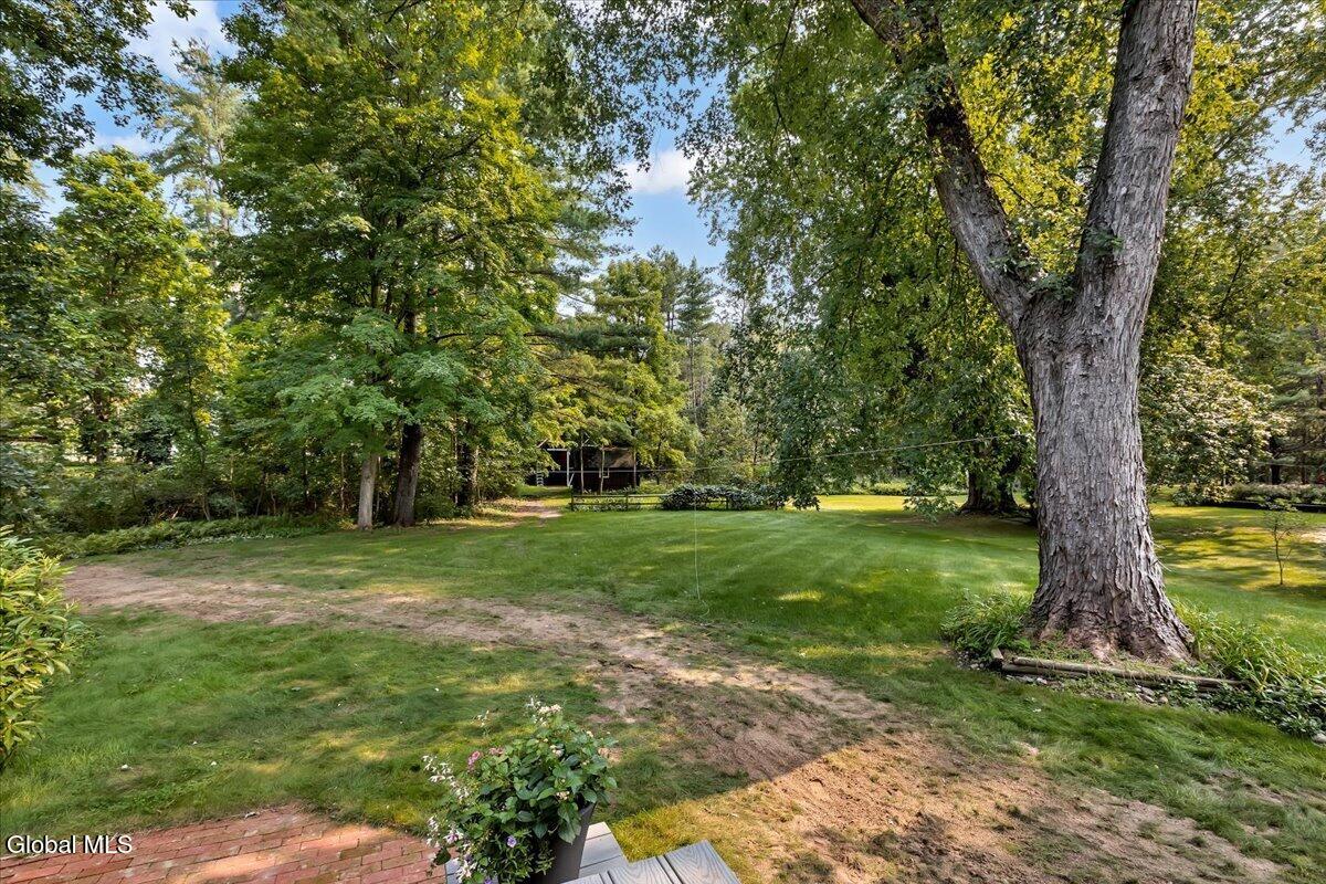 6 Nott Road Guilderland NY 12084