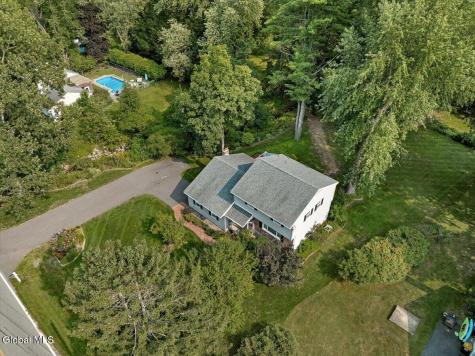 6 Nott Road Guilderland NY 12084
