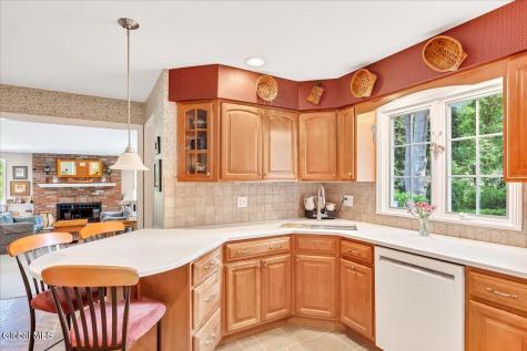 6 Nott Road Guilderland NY 12084