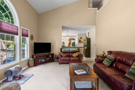 19 Nadler Road Clifton Park NY 12065