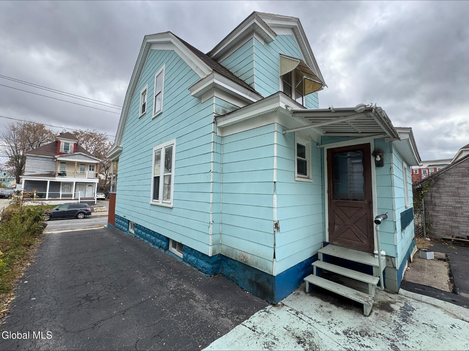 1341 7th Avenue Schenectady NY 12303