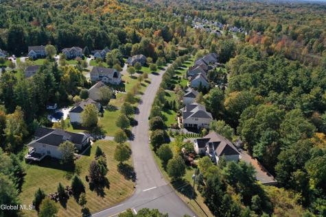 72 Stone Crest Drive Halfmoon NY 12118