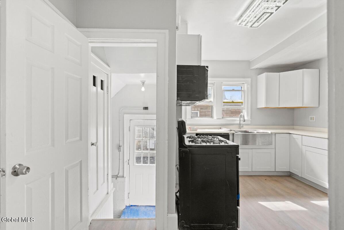 93 Hollywood Avenue Albany NY 12208