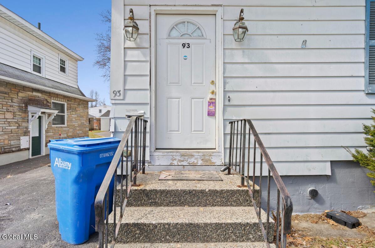 93 Hollywood Avenue Albany NY 12208