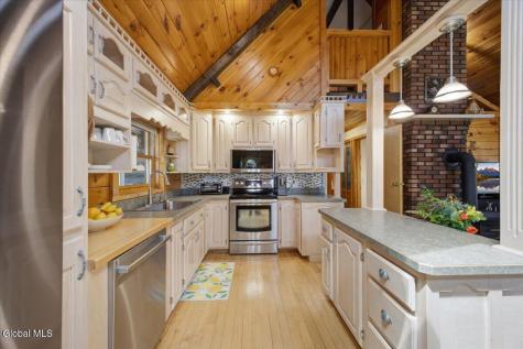 4 Treehouse Lane Queensbury NY 12804
