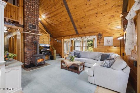 4 Treehouse Lane Queensbury NY 12804