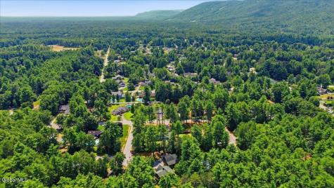 4 Treehouse Lane Queensbury NY 12804
