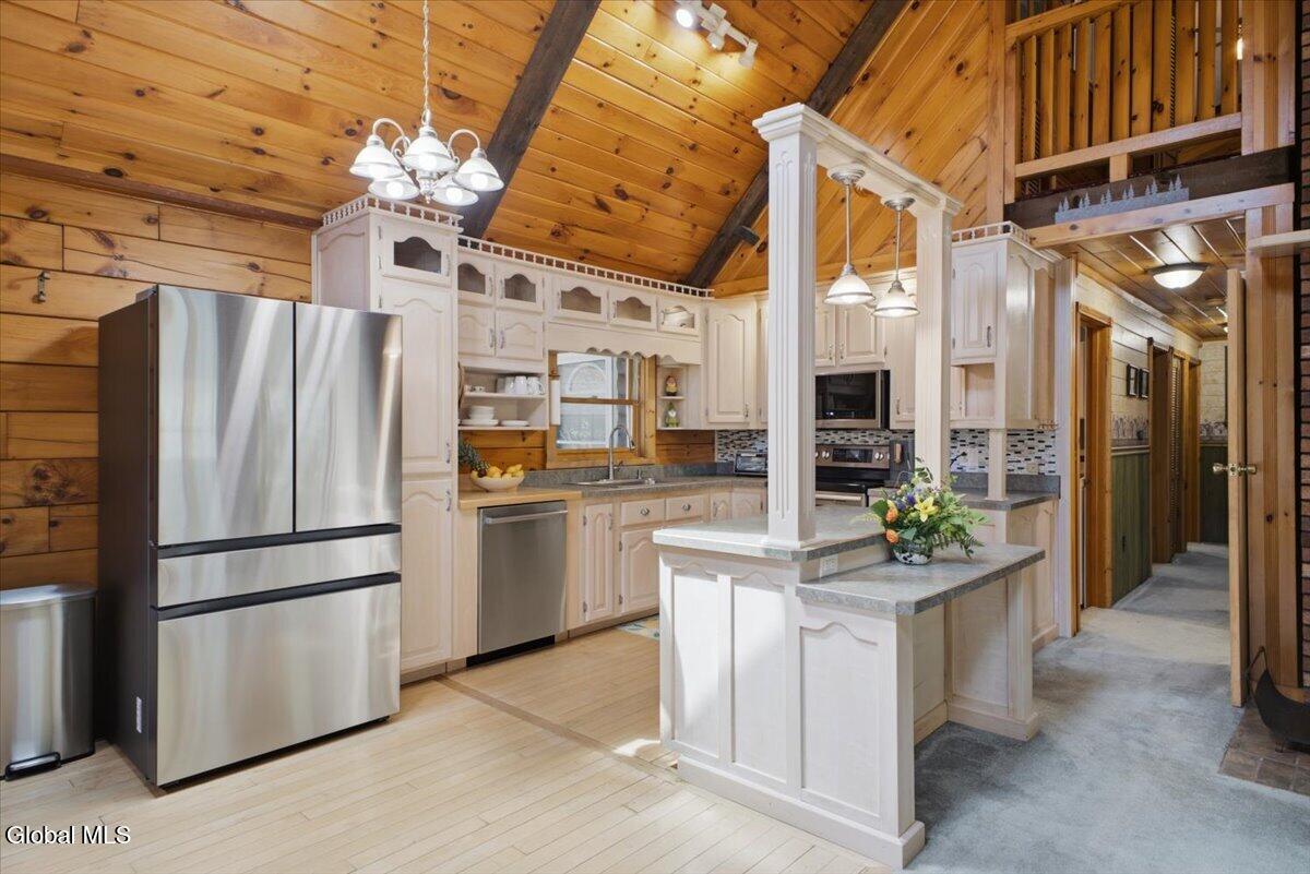 4 Treehouse Lane Queensbury NY 12804