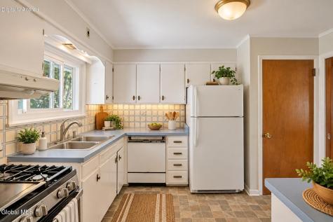 10 Eastland Avenue Gloversville NY 12078