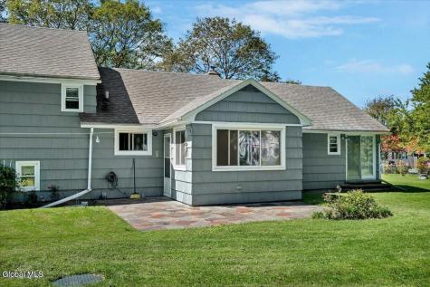 10 Eastland Avenue Gloversville NY 12078