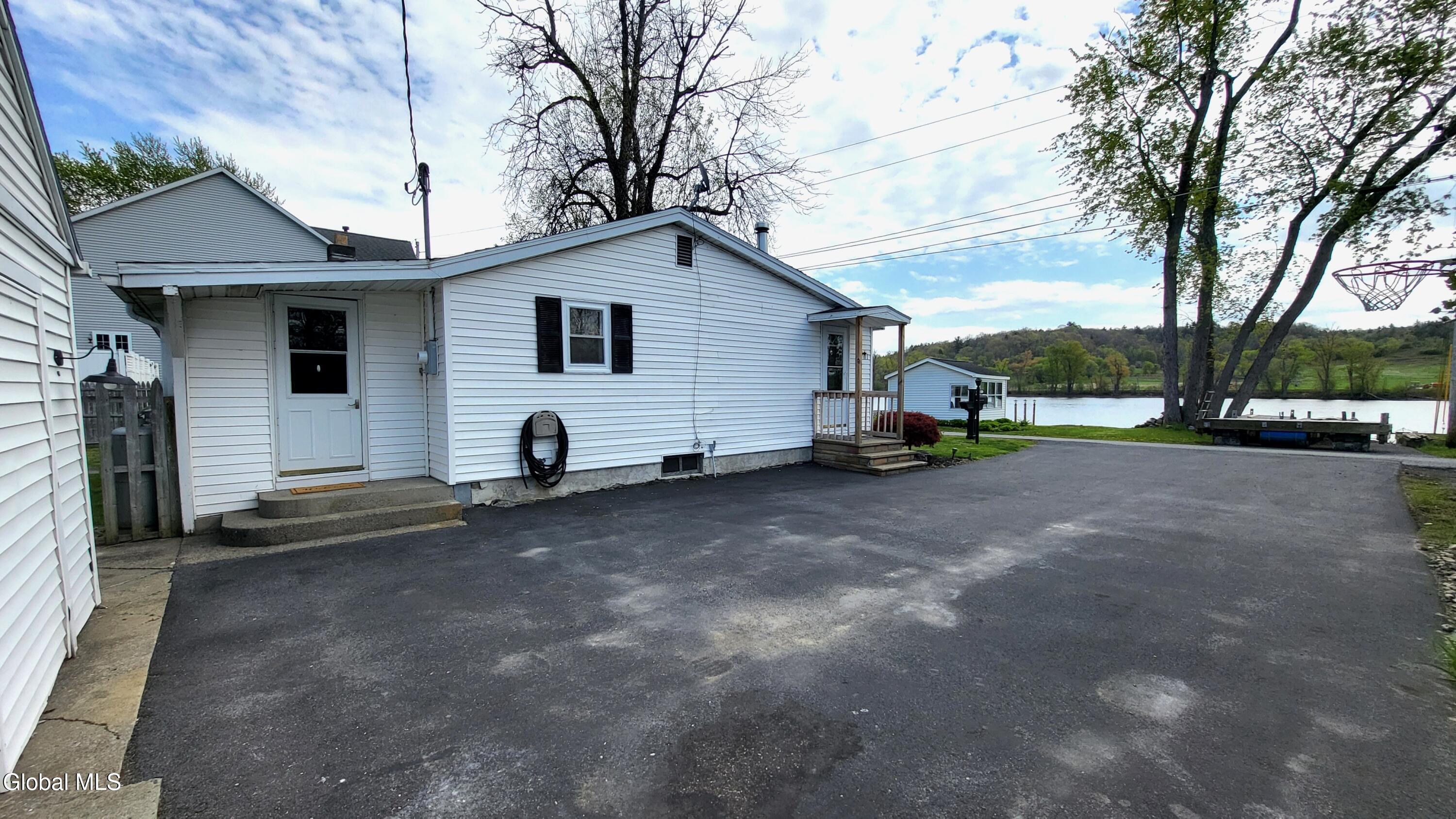 51 Ferry Lane Stillwater NY 12170