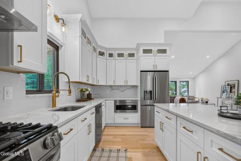 8 Fox Hollow Lane Queensbury NY 12804