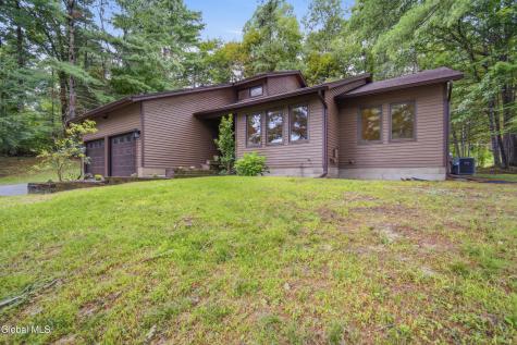 8 Fox Hollow Lane Queensbury NY 12804