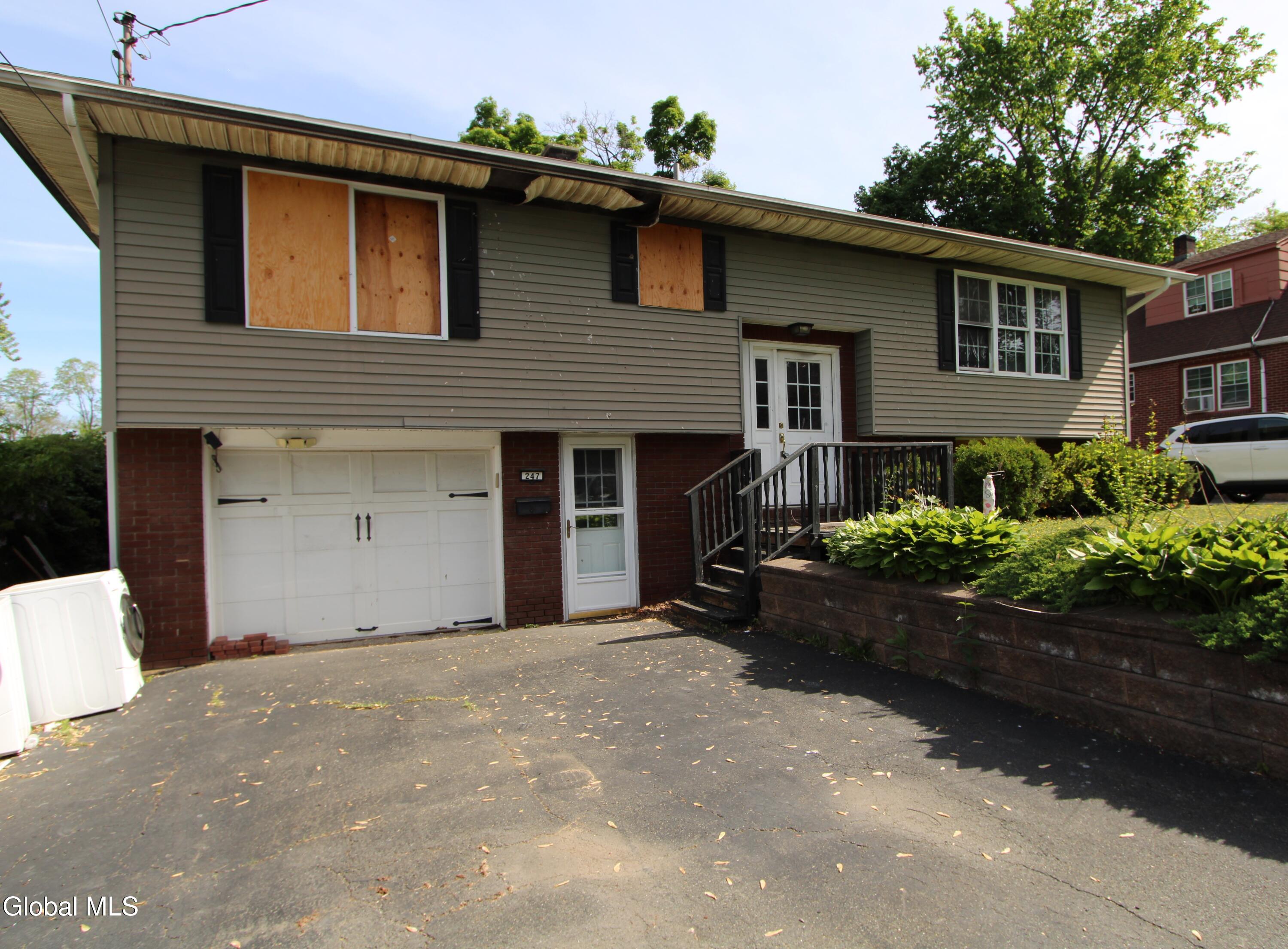 247 Pinehurst Avenue Rensselaer NY 12144