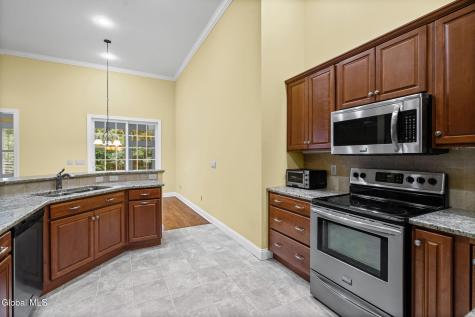 19 Braxton Court Waterford NY 12188