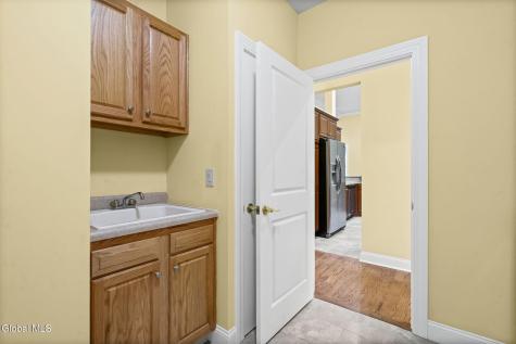 19 Braxton Court Waterford NY 12188