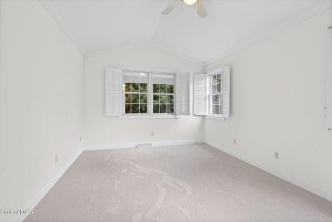 19 Braxton Court Waterford NY 12188