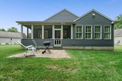 19 Braxton Court Waterford NY 12188