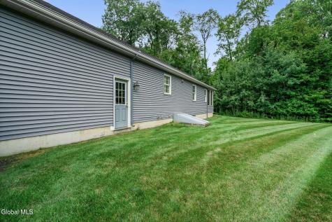 19 Braxton Court Waterford NY 12188