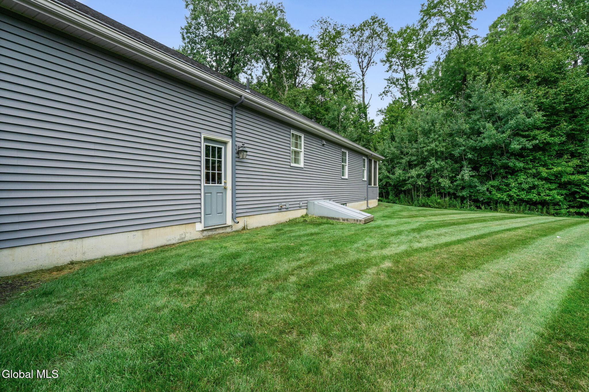 19 Braxton Court Waterford NY 12188