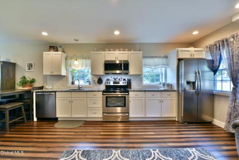 360 Ballston Road Glenville NY 12302