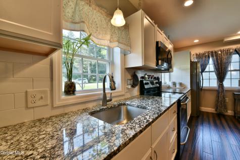 360 Ballston Road Glenville NY 12302