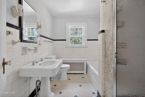 17 N Park Drive Gloversville NY 12078