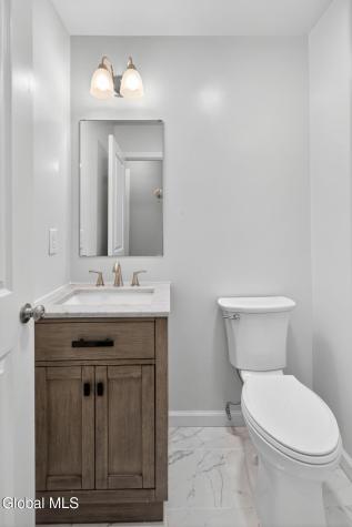 3 N Chestnut Hill Road Loudonville NY 12211