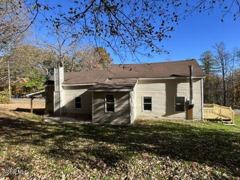 939 Ford Road Melrose NY 12121