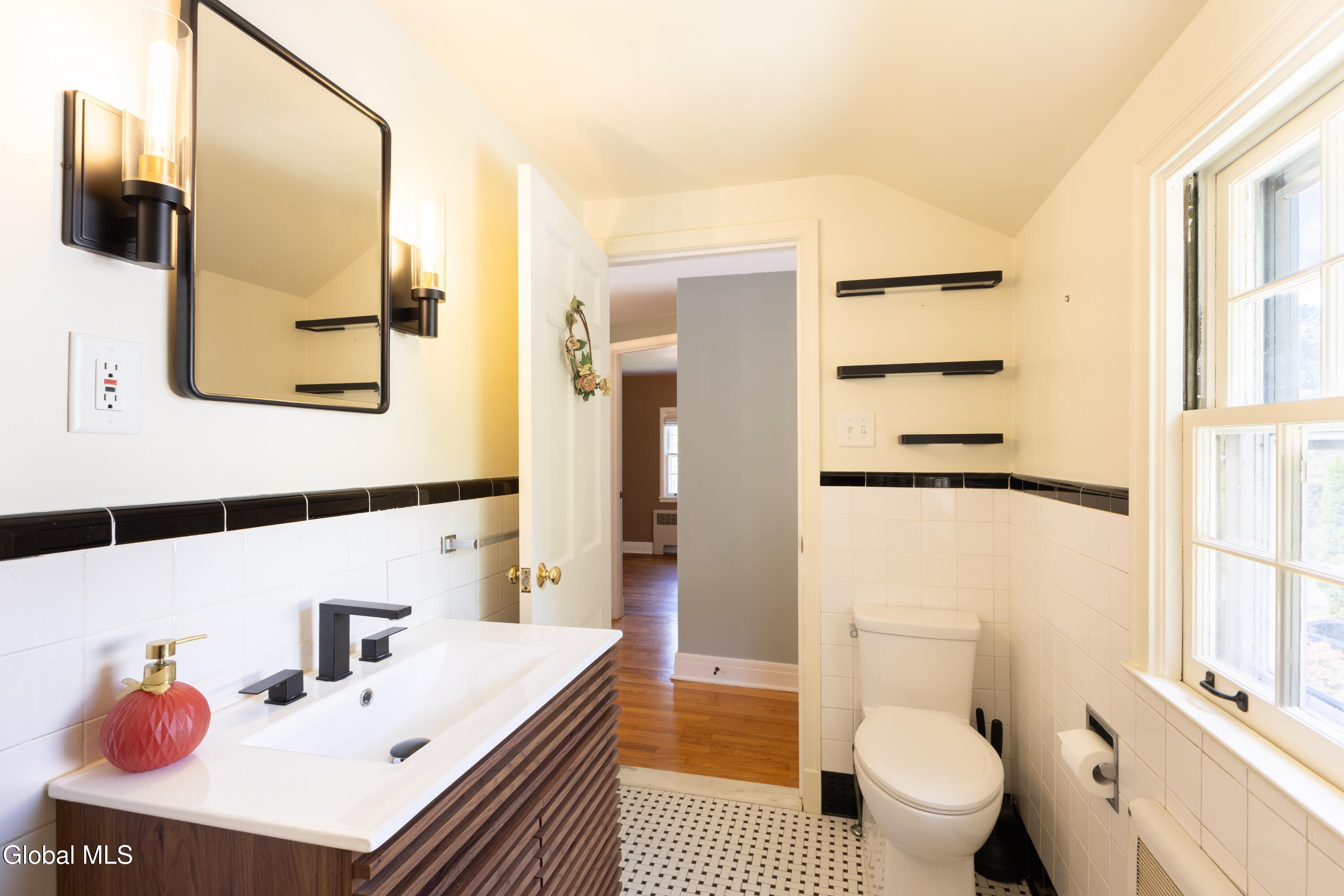 28 Douglas Road Delmar NY 12054