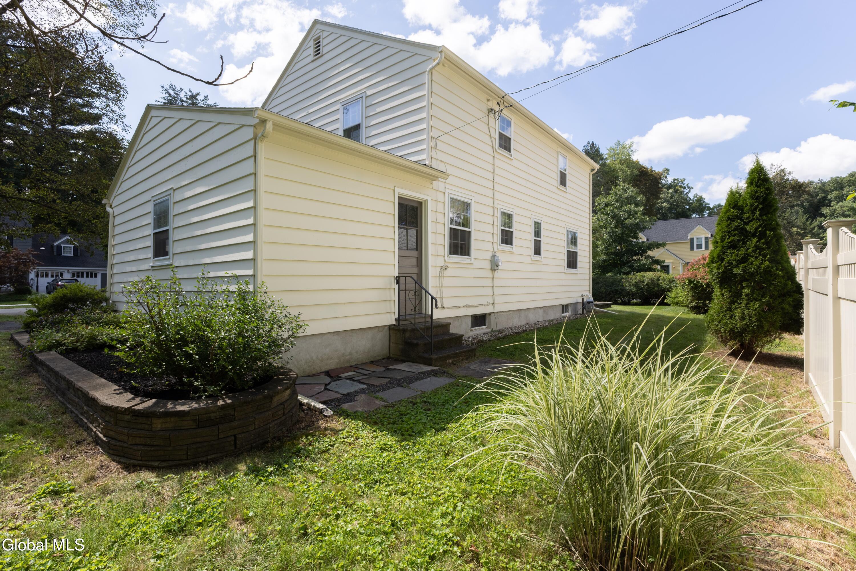 28 Douglas Road Delmar NY 12054