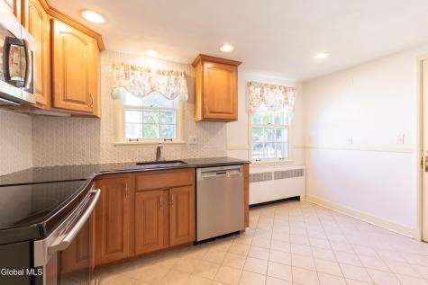 28 Douglas Road Delmar NY 12054