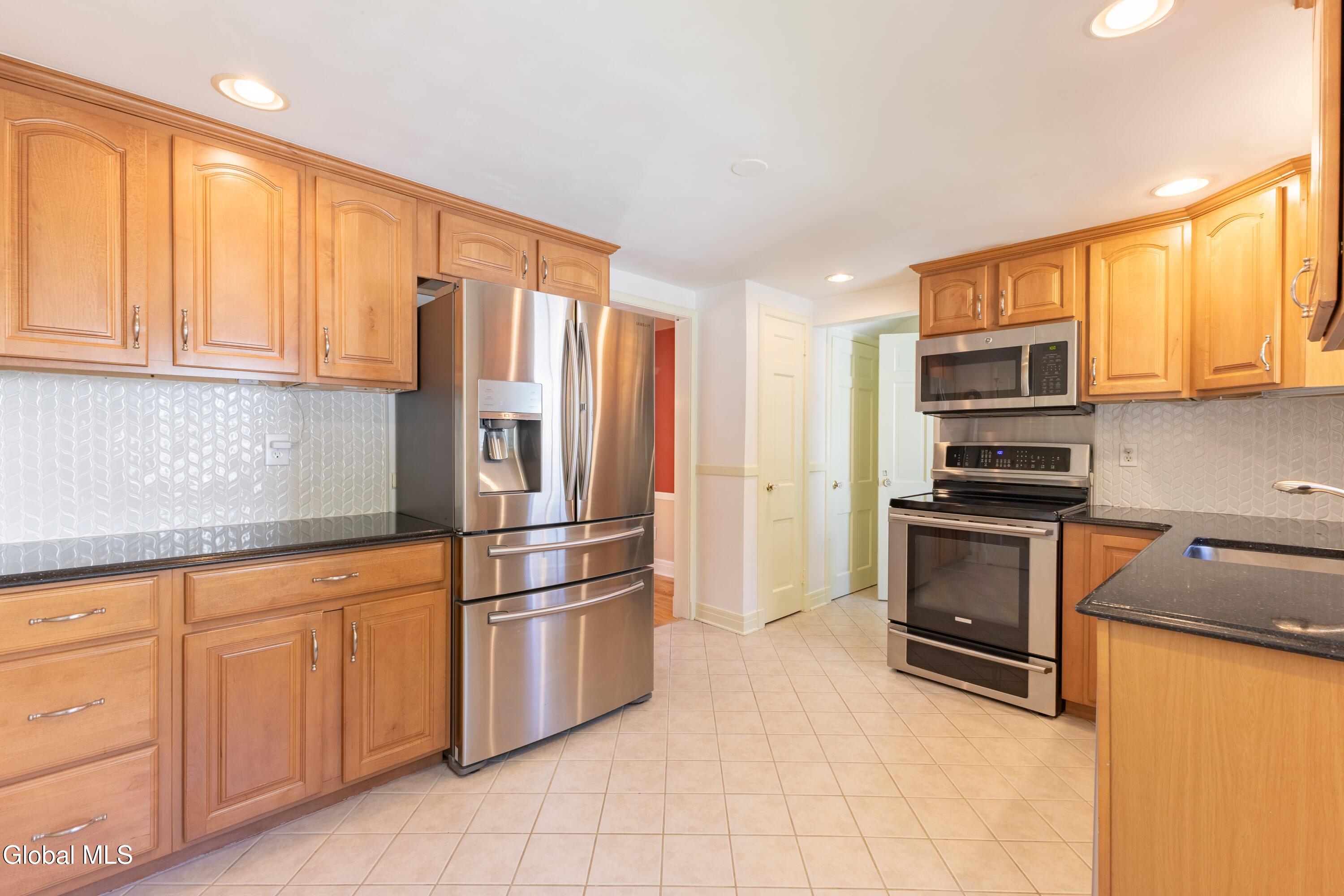 28 Douglas Road Delmar NY 12054