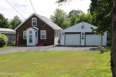 29 Massachusetts Avenue Rensselaer NY 12144