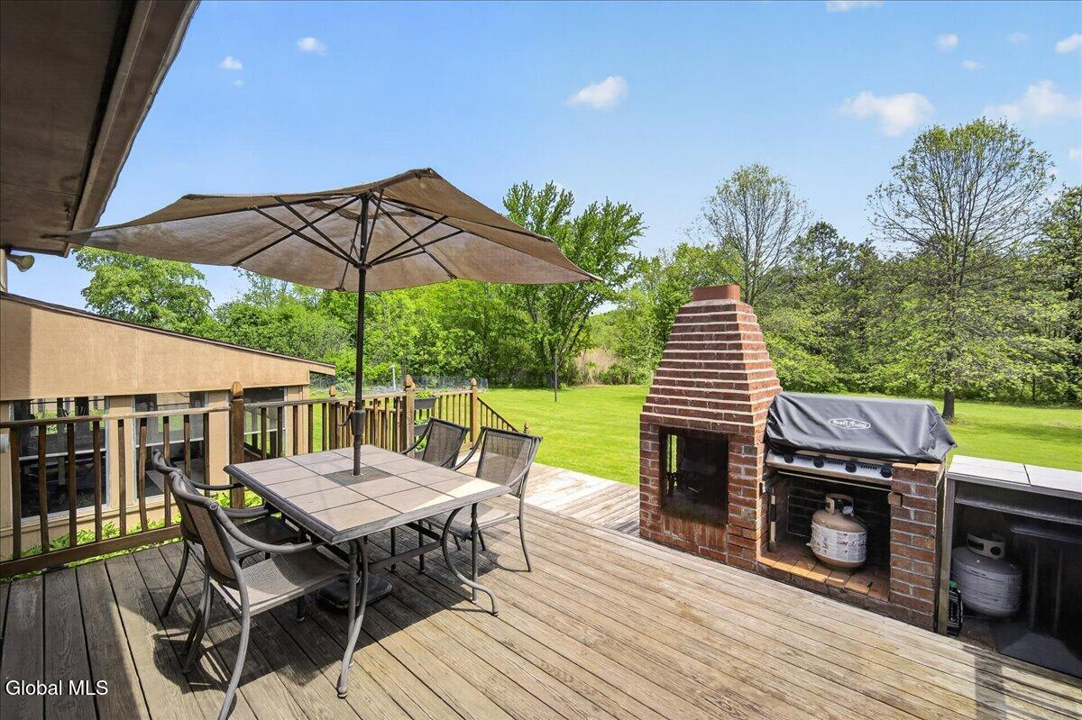 1107 Ballston Lake Road Clifton Park NY 12019