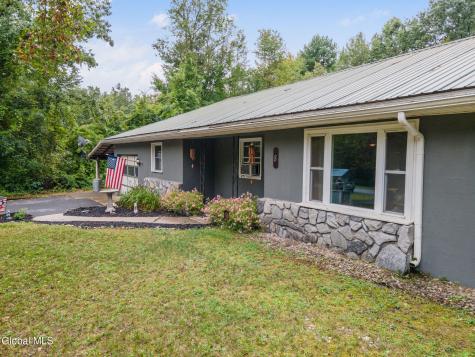 8 Michael Road Moreau NY 12828
