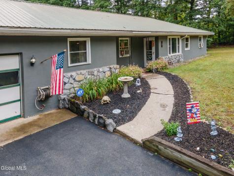 8 Michael Road Moreau NY 12828