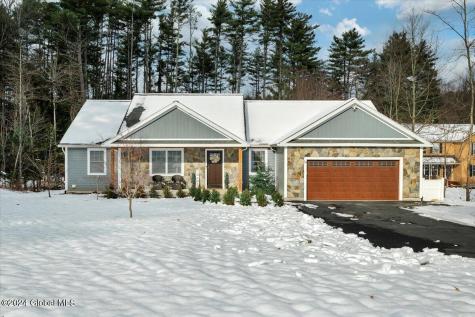 18 Amethyst Drive Queensbury NY 12804