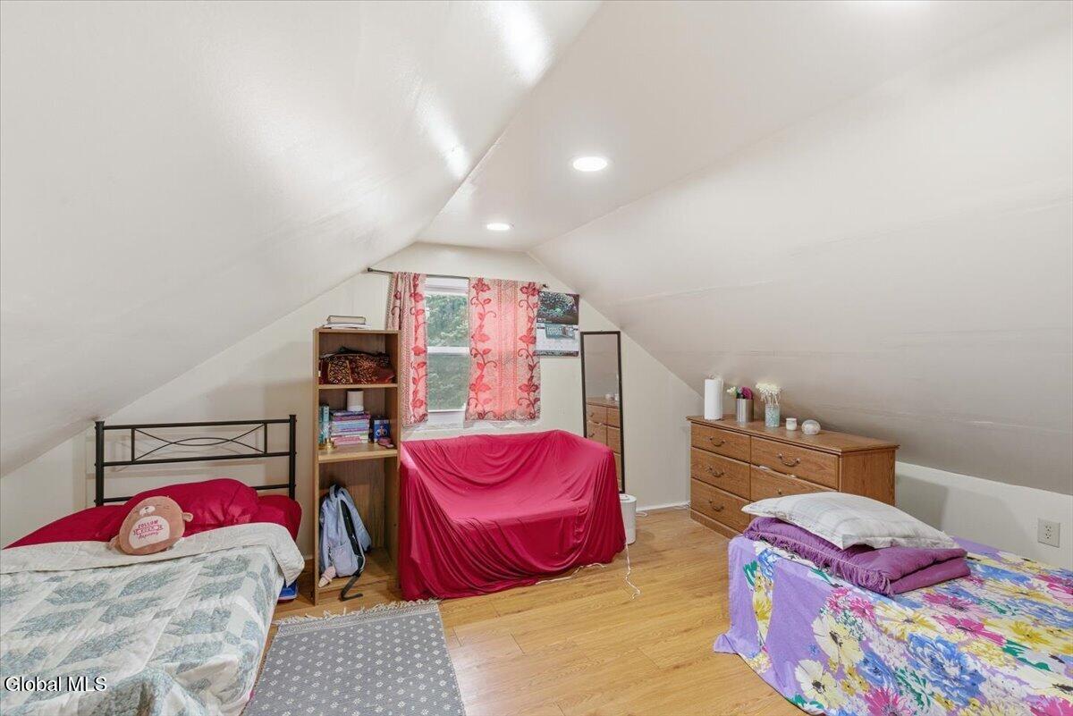 18 Roberts Lane Colonie NY 12110