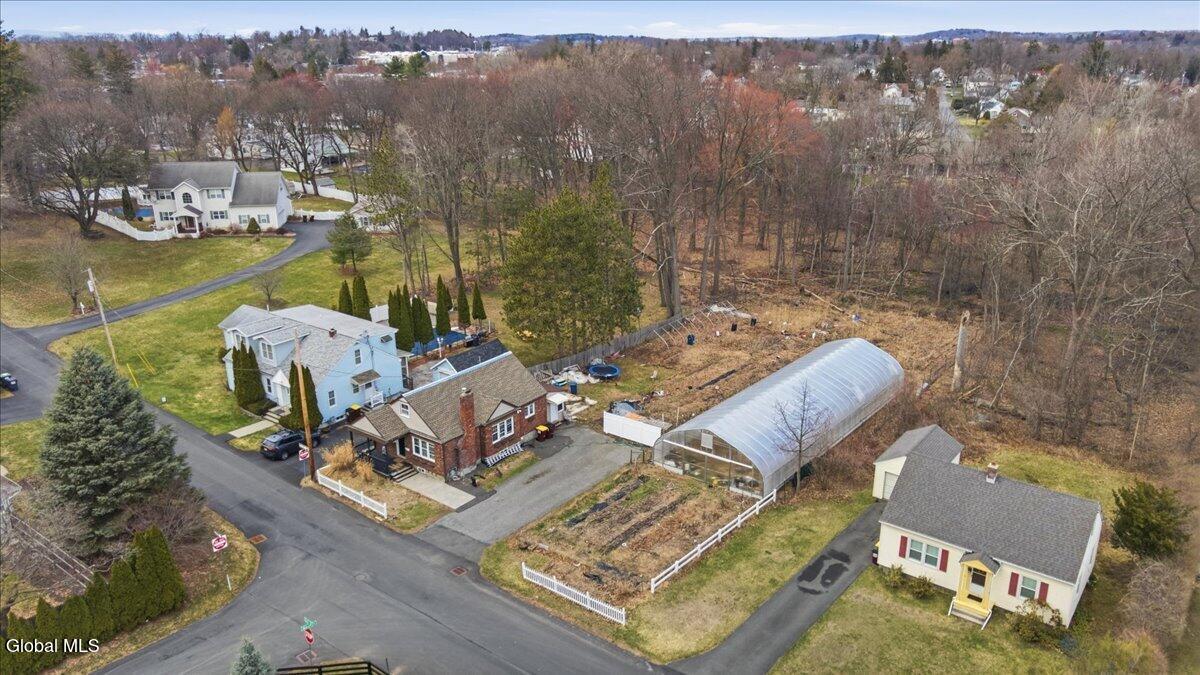 18 Roberts Lane Colonie NY 12110
