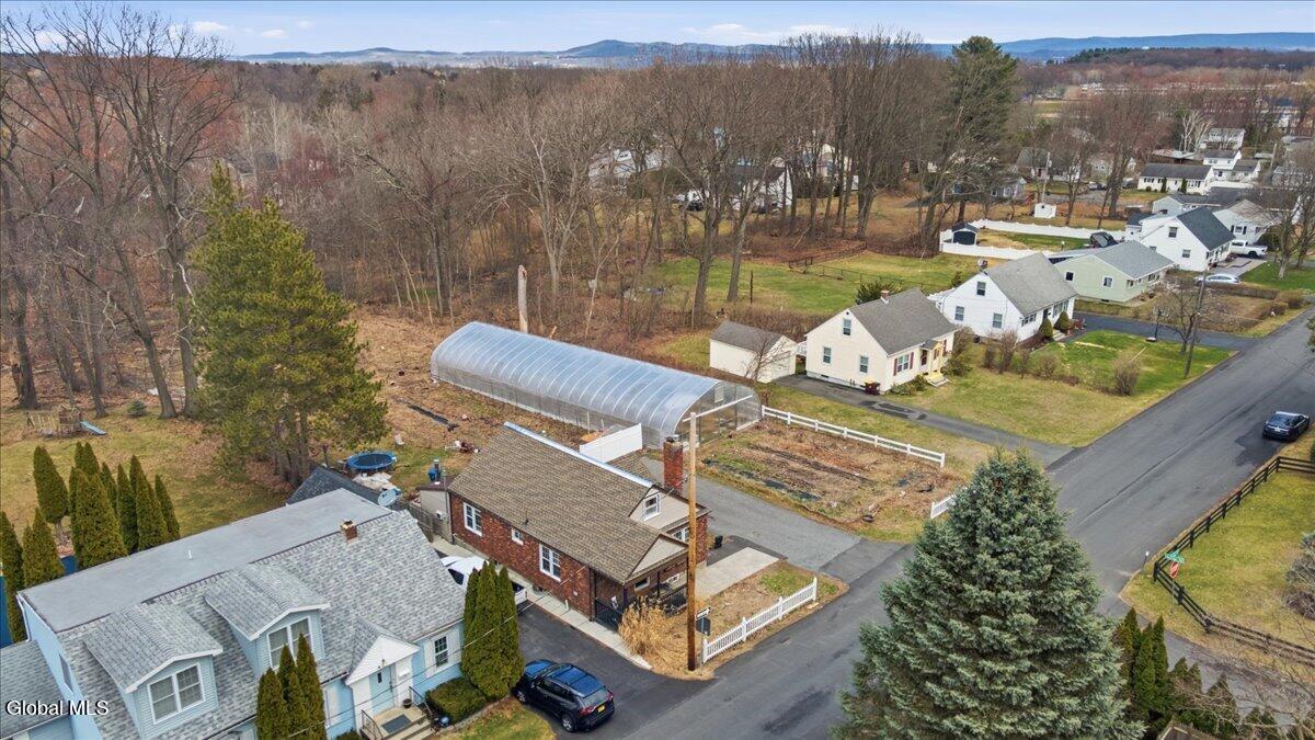 18 Roberts Lane Colonie NY 12110