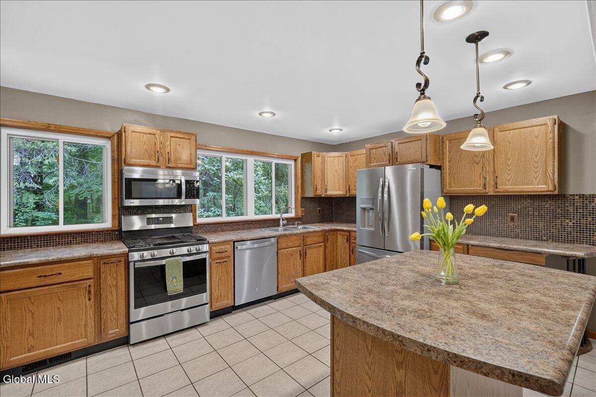 21 Knollwood Drive Saratoga Springs NY 12866