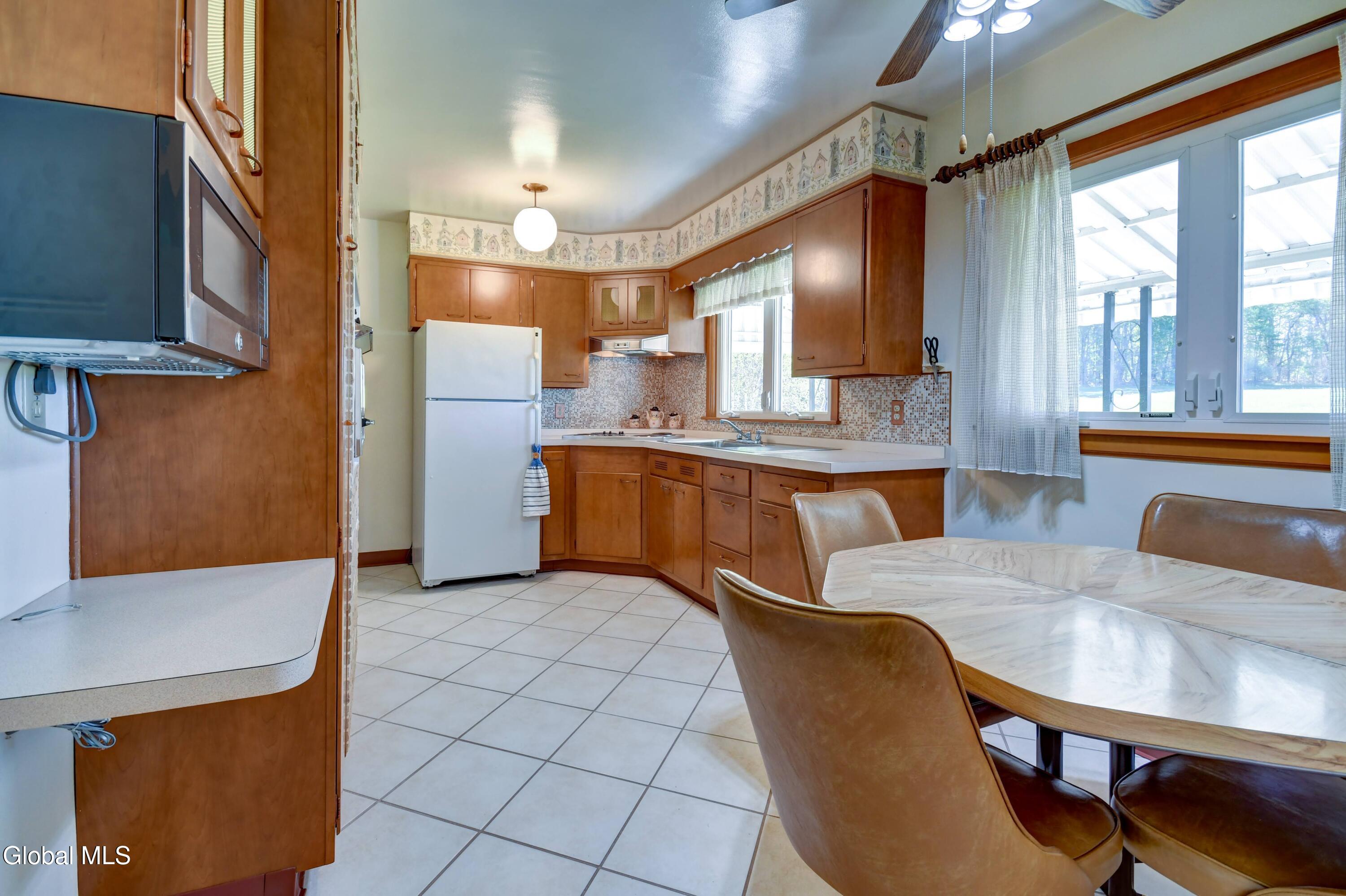 450 S Kingsboro Avenue Johnstown NY 12095