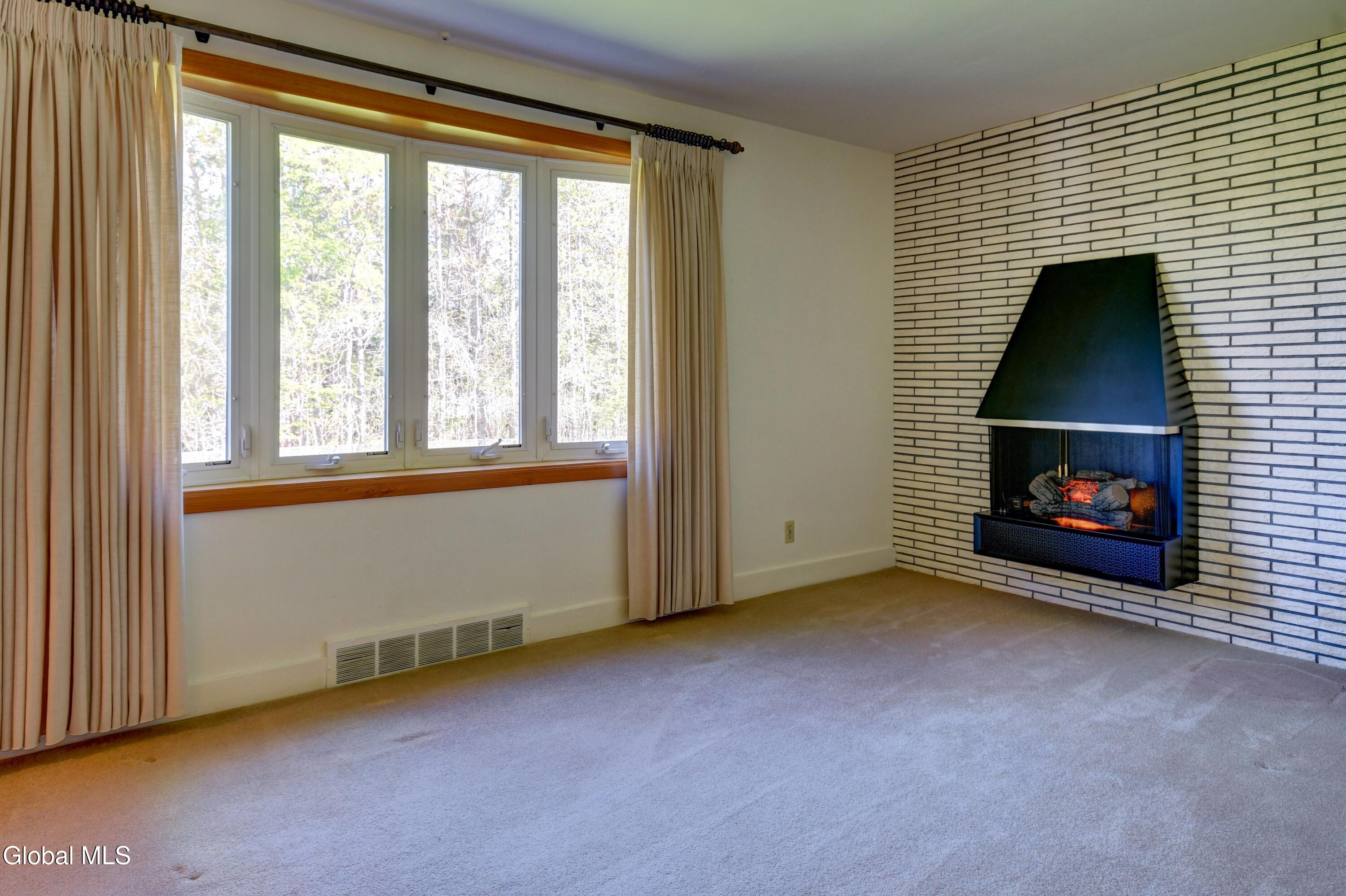 450 S Kingsboro Avenue Johnstown NY 12095