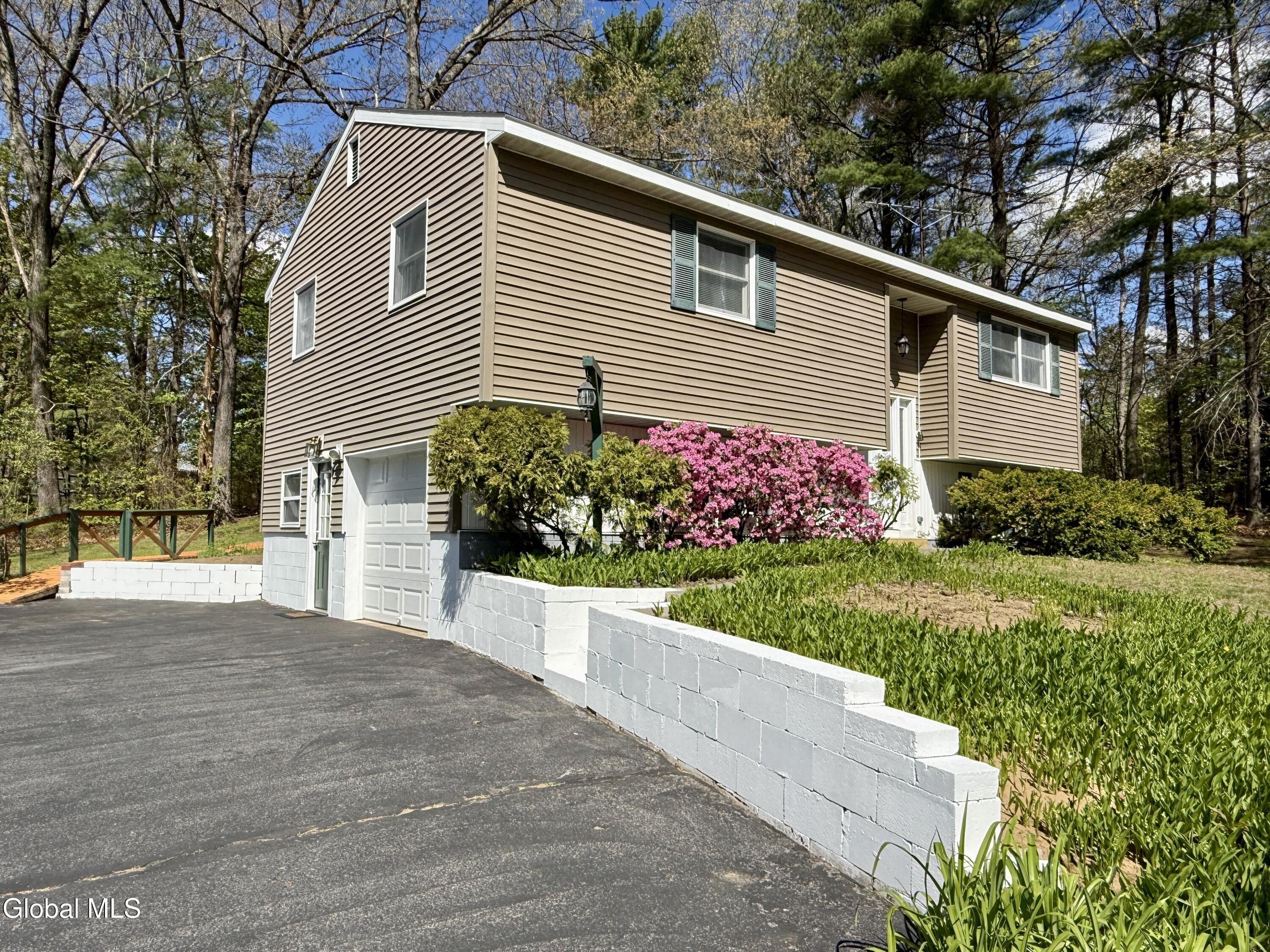 8 Kimberly Lane Moreau NY 12828