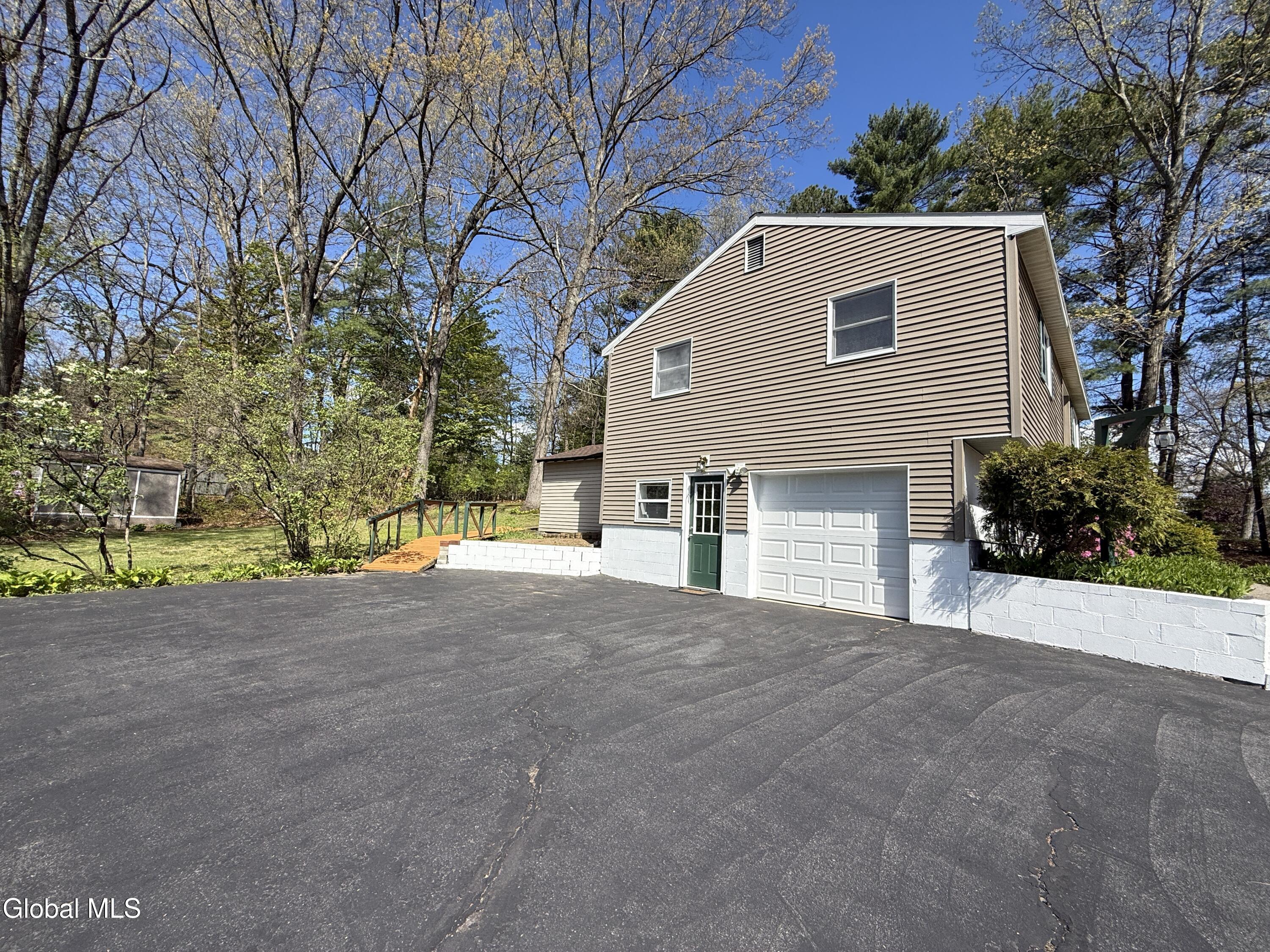 8 Kimberly Lane Moreau NY 12828