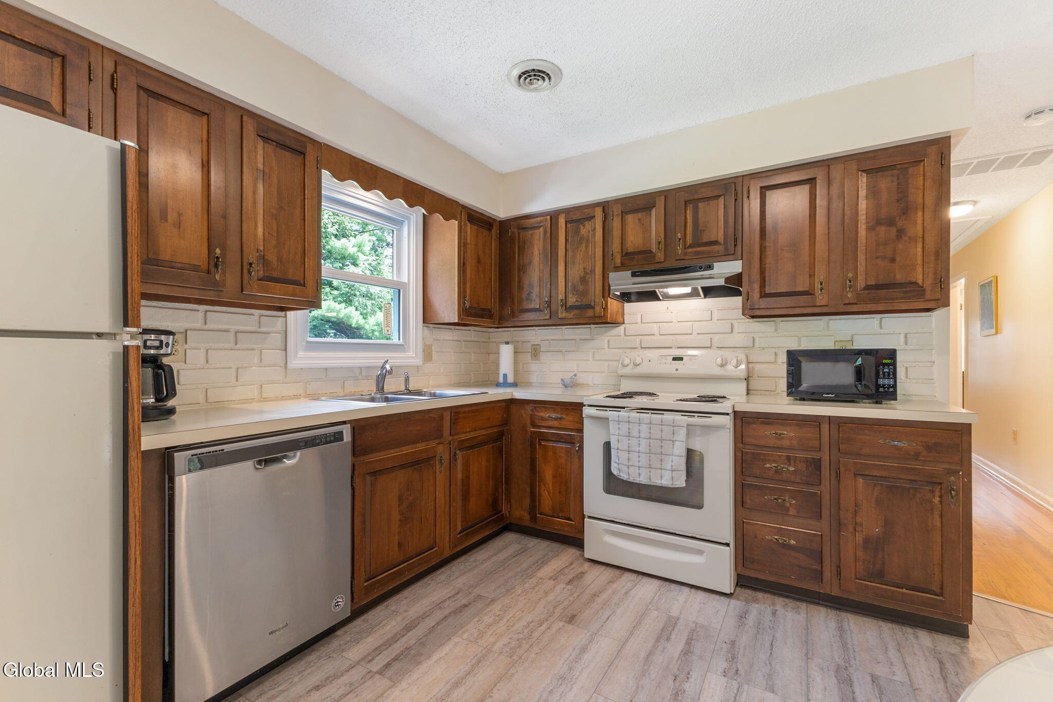 12 Lakewood Drive Saratoga Springs NY 12866