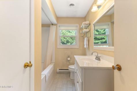 12 Lakewood Drive Saratoga Springs NY 12866